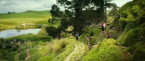 Hobbit-TV-spot-8-and-rumors-of-another-with-Smaug-Hobbit-Movie-News-and-Rumors-TheOneRing.net00007912-57-29.jpg